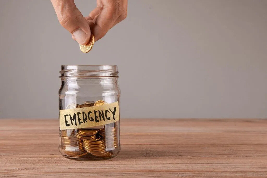 emergency funds & savings which are a must to know for students personal finance
